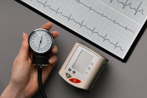 Prirodni načini za kontrolu hipertenzije – Savjeti i metode